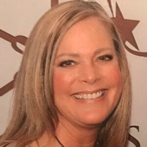 Meet your Posher, Laurie